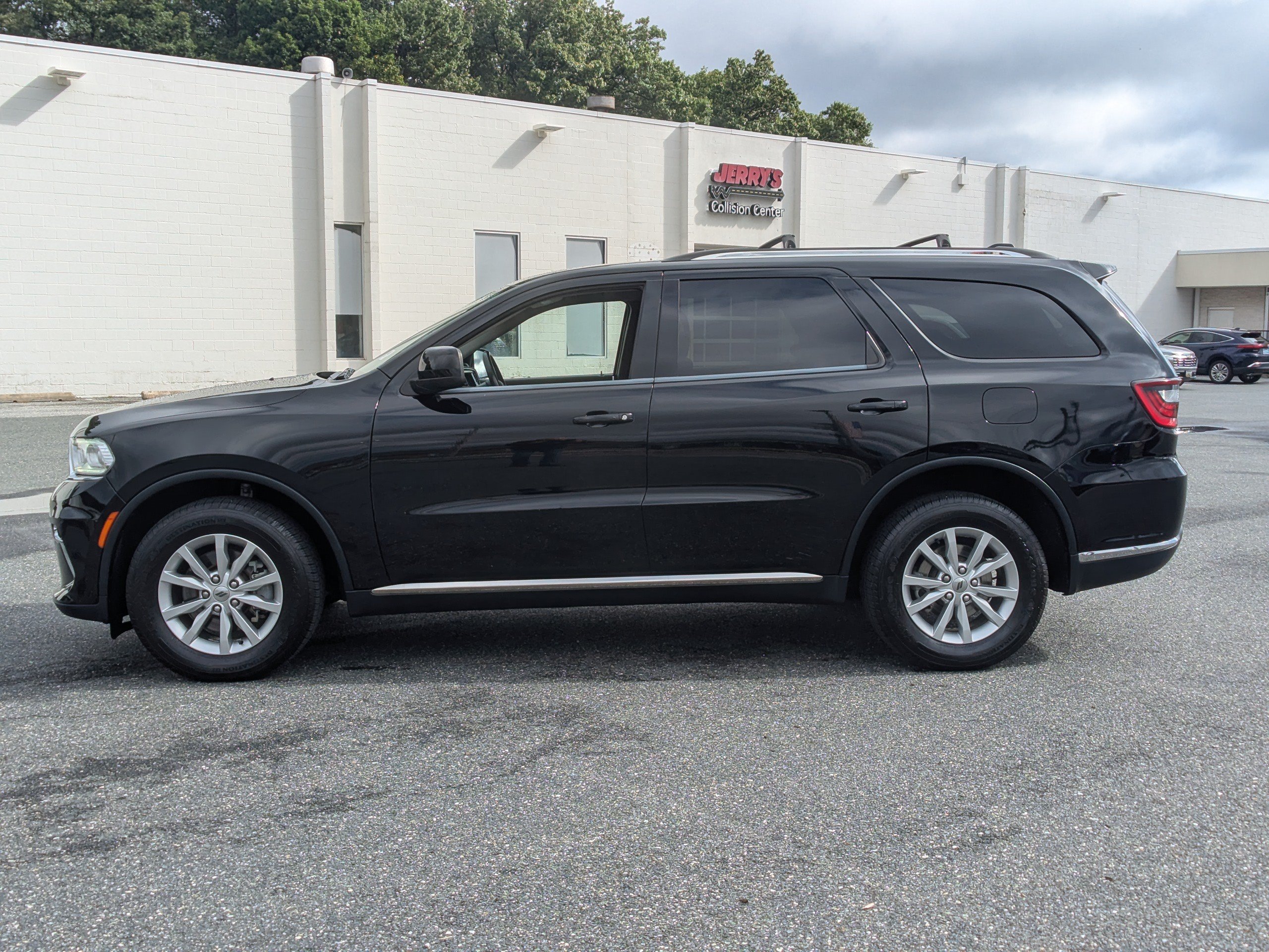 Used 2022 Dodge Durango SXT AWD/4WD image 5