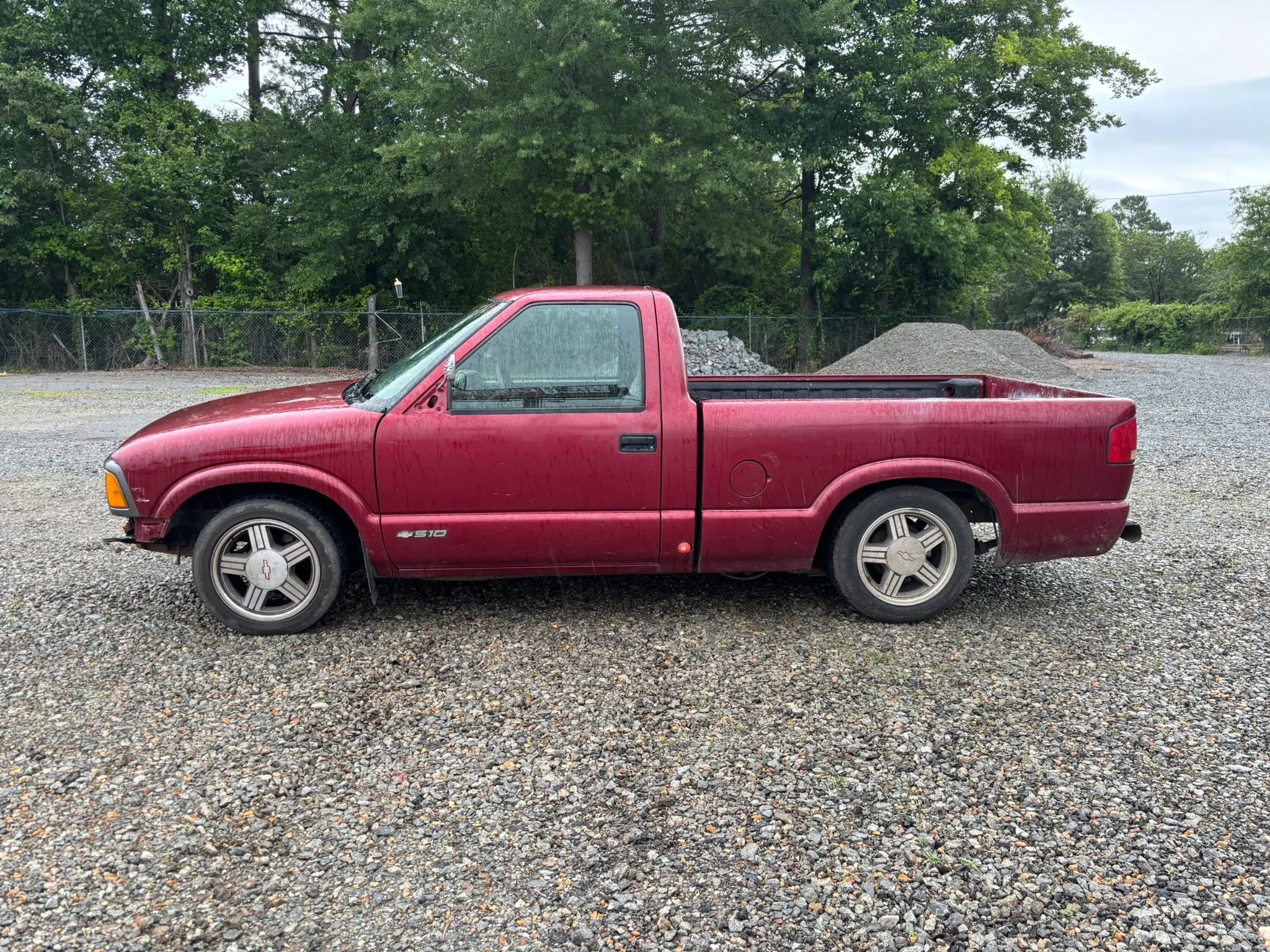 Used 1996 Chevrolet S10 Pickup 2WD Regular Cab image 2