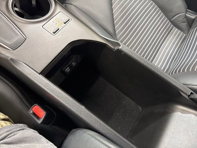 Used 2024 Toyota Camry SE FWD image 29