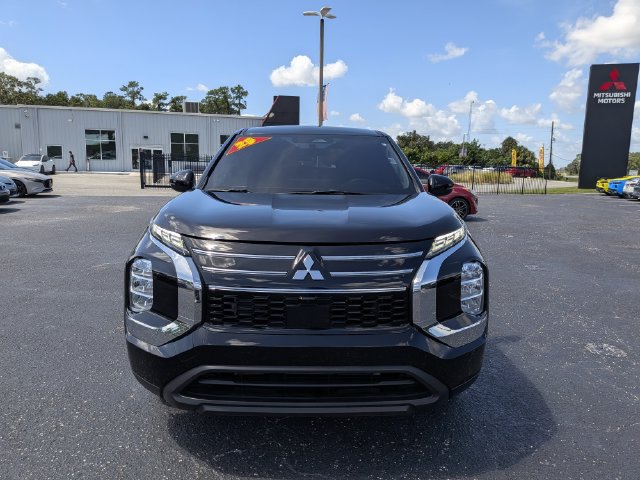 Used 2025 Mitsubishi Outlander ES FWD image 8