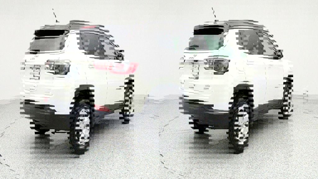 Used 2018 Jeep Compass Latitude w/ Popular Equipment Group image 5