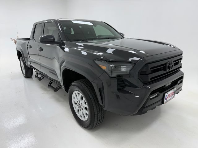 Used 2026 Toyota Tacoma SR5 AWD/4WD image 2