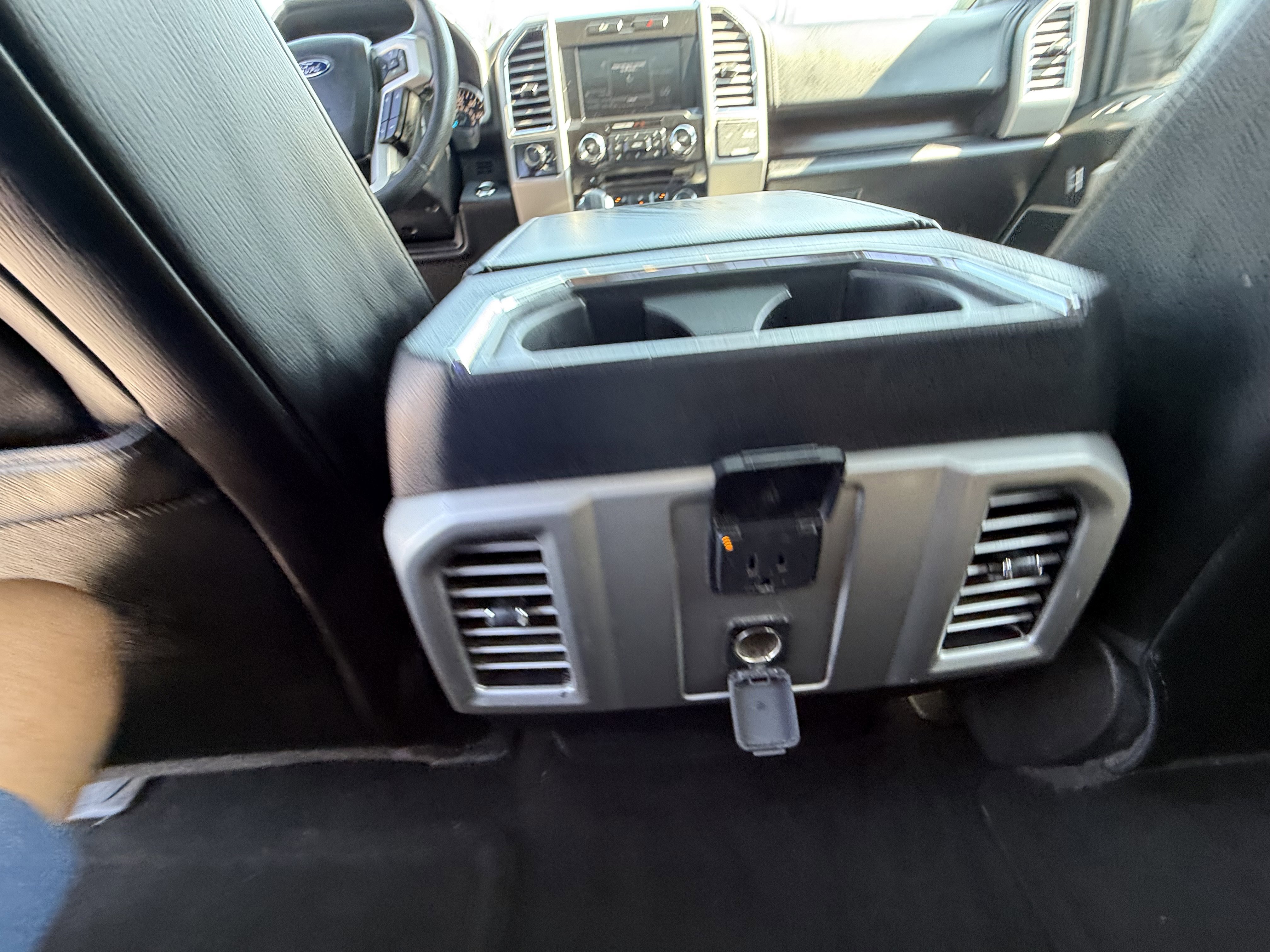 Used 2015 Ford F150 Lariat image 19