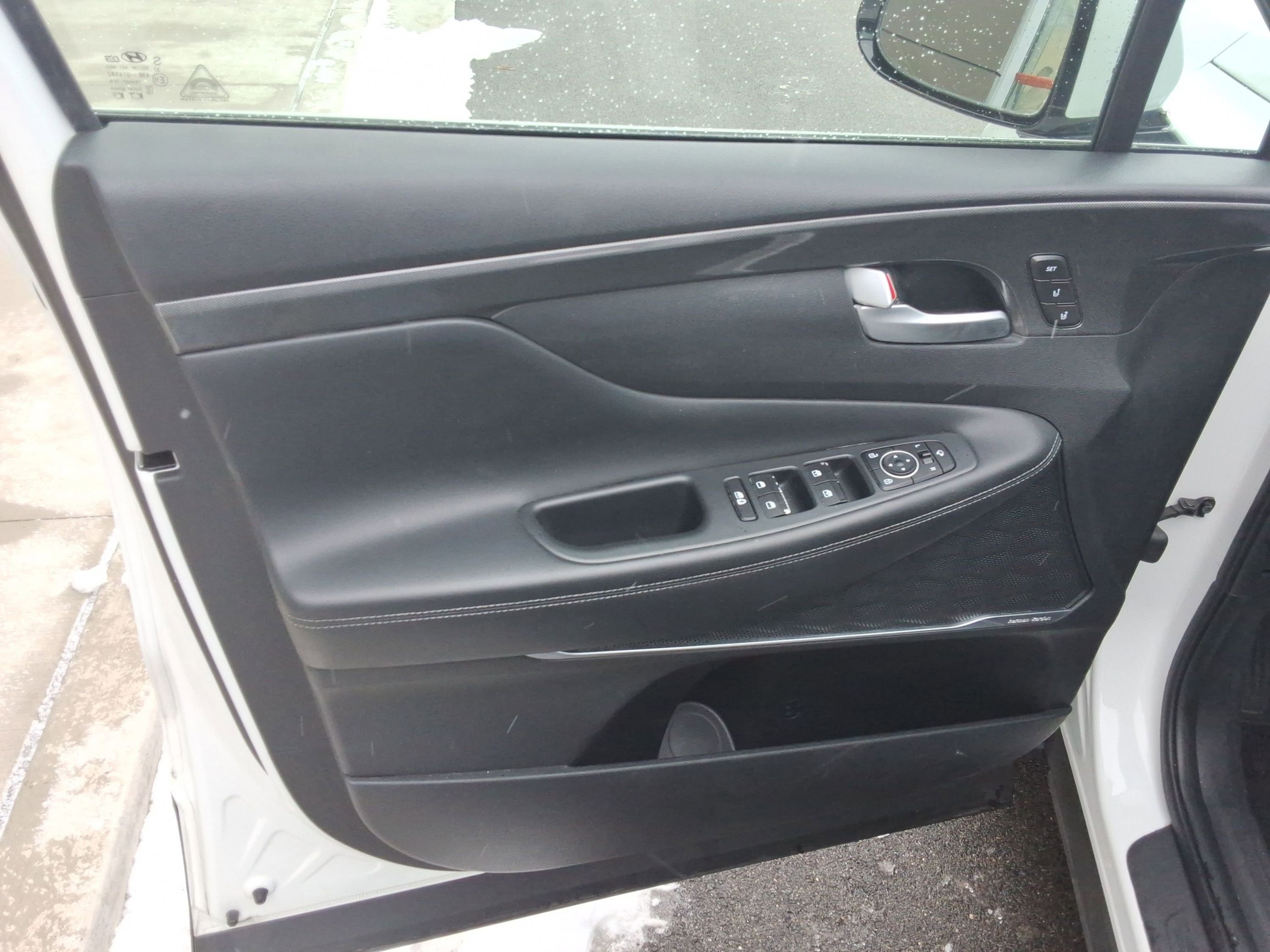 Used 2023 Hyundai Santa Fe Limited image 23