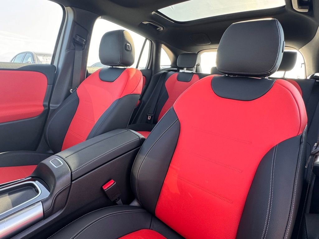 New 2025 Mercedes-Benz GLA 35 AMG 4MATIC image 21