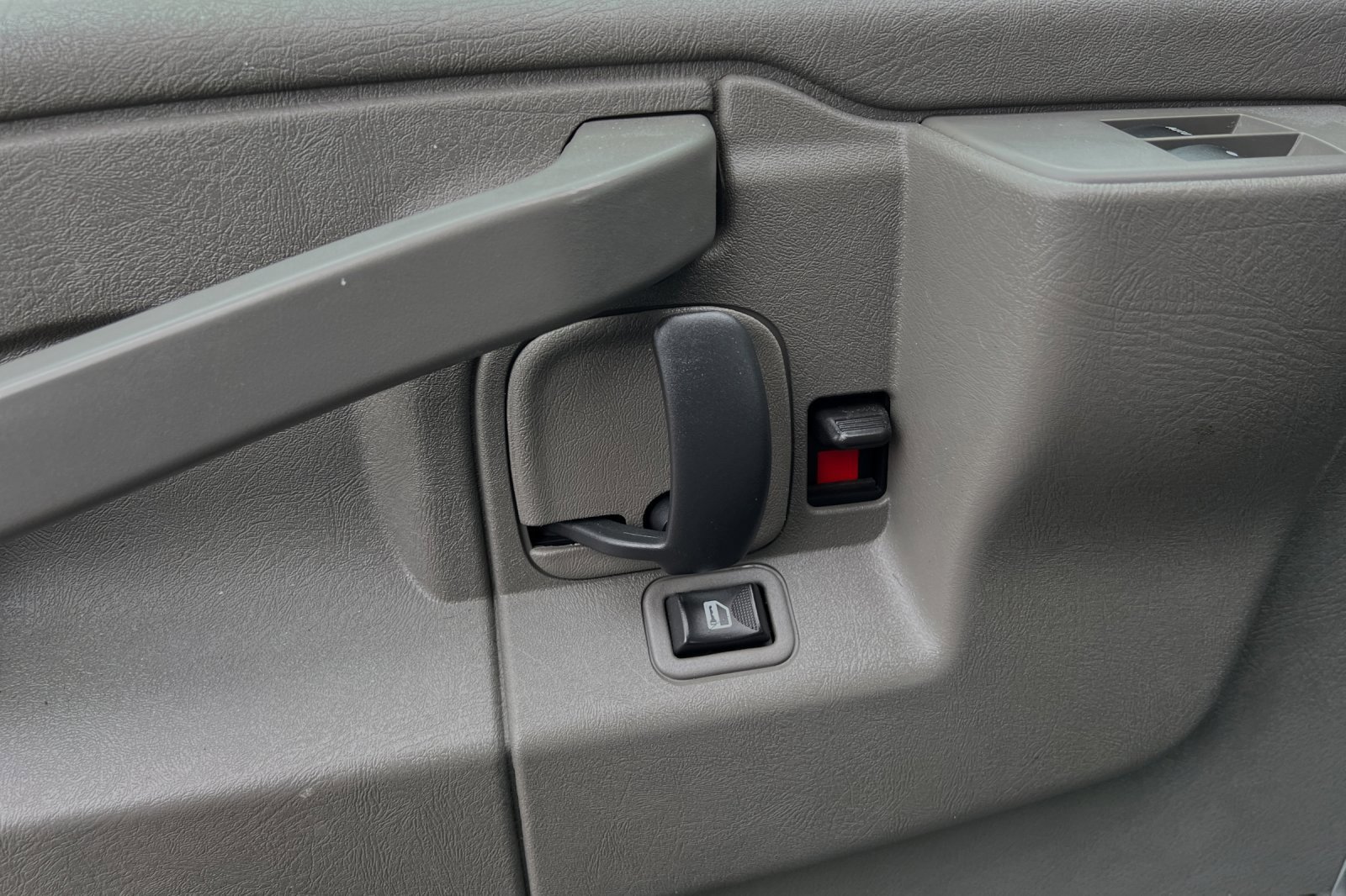 Used 2019 Chevrolet Express 3500 w/ Power Convenience Package image 11