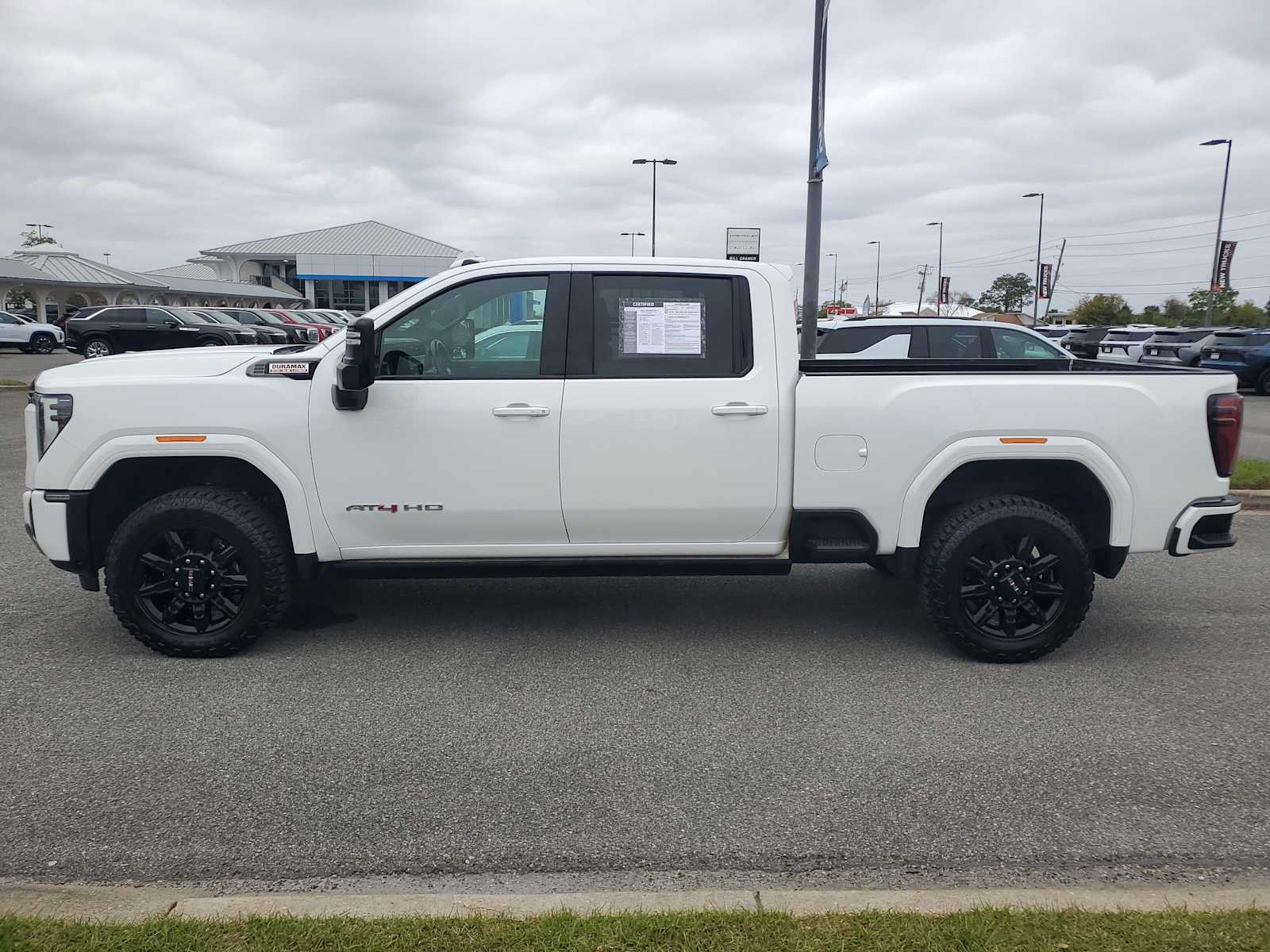 Used 2024 GMC Sierra 2500 AT4 w/ AT4 Premium Plus Package AWD/4WD image 2