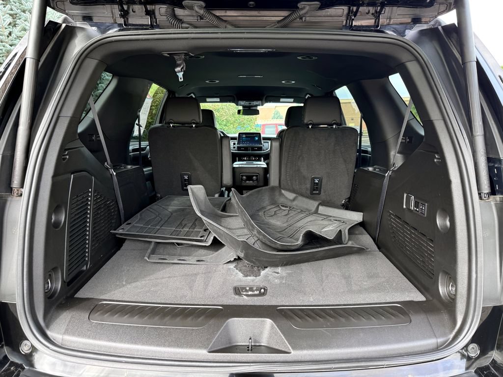 Used 2023 Chevrolet Tahoe LT w/ Luxury Package AWD/4WD image 13