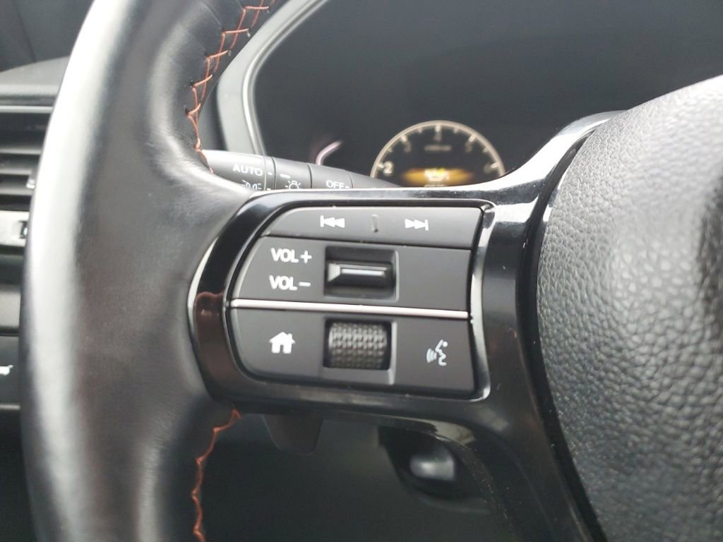 Used 2025 Honda Pilot TrailSport image 14