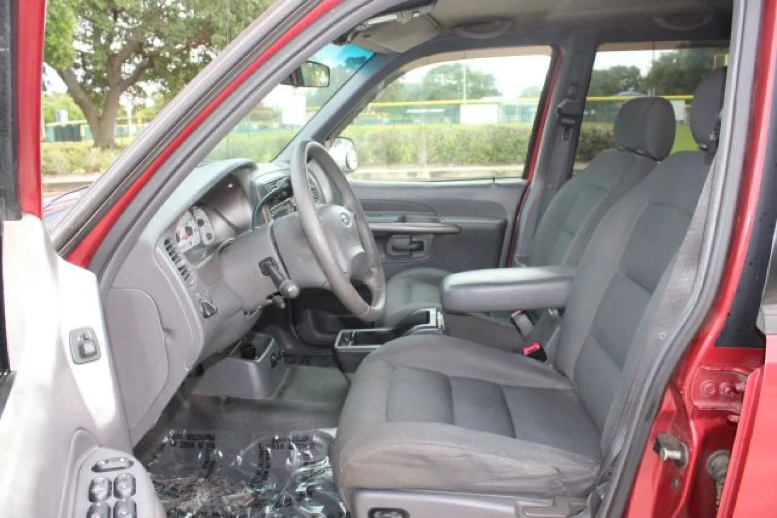 Used 2001 Ford Explorer Sport Trac 4x4 image 9