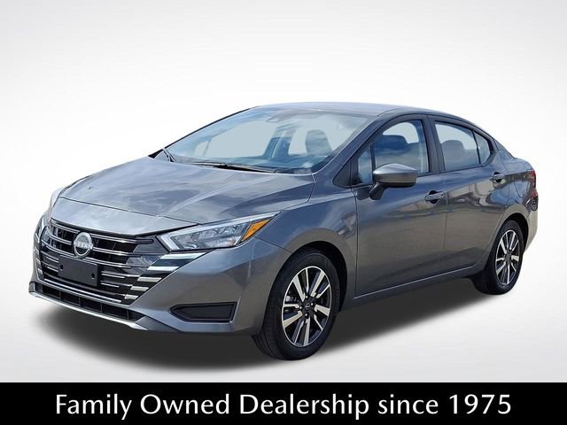 Used 2025 Nissan Versa SV FWD image 3
