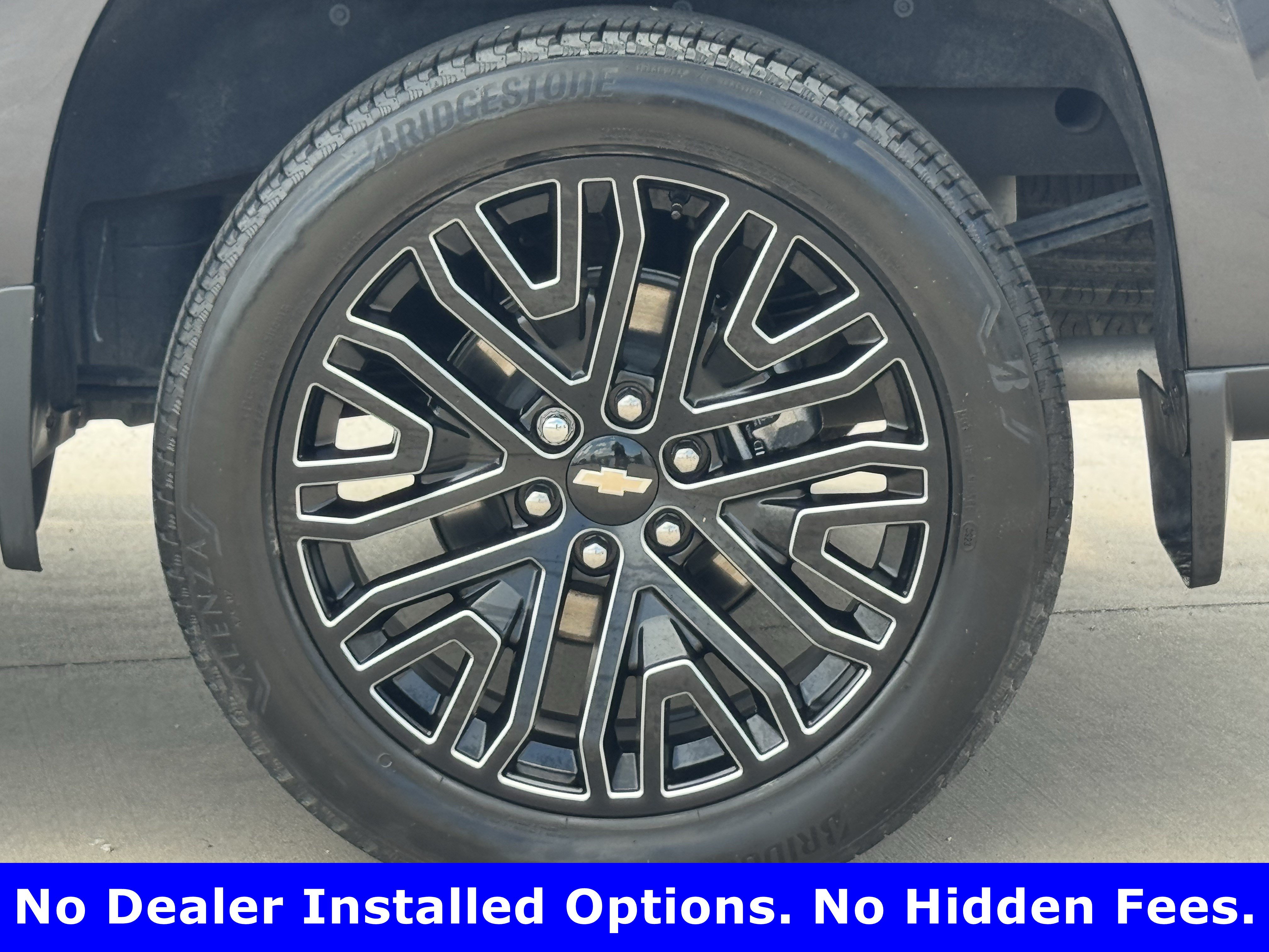Used 2024 Chevrolet Silverado 1500 High Country w/ Technology Package AWD/4WD image 9