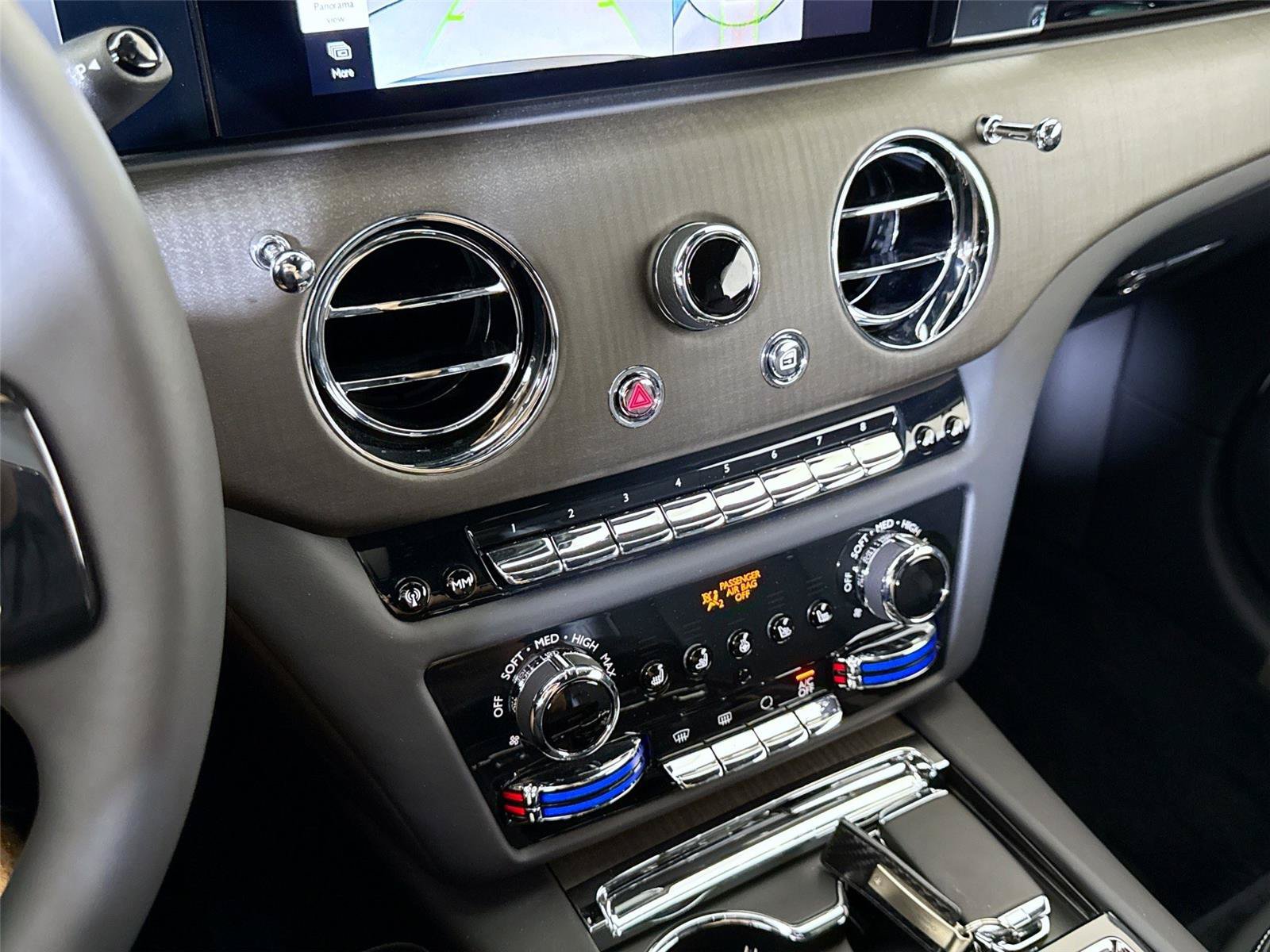 Used 2025 Rolls-Royce Spectre AWD/4WD image 21