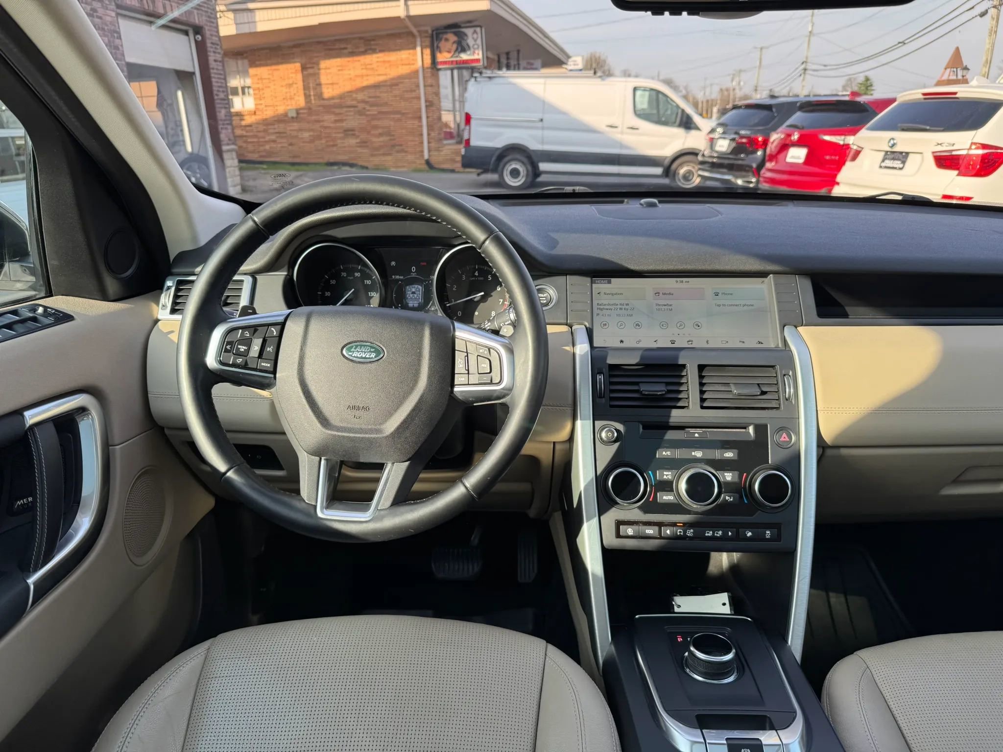 Used 2018 Land Rover Discovery Sport HSE image 51