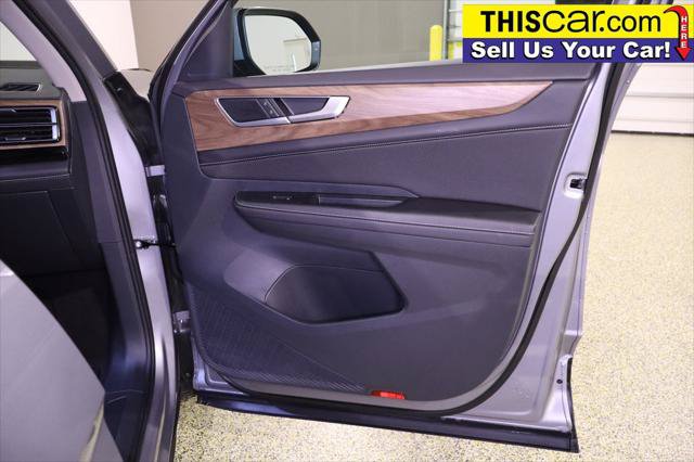 Used 2025 Volkswagen Atlas SE FWD image 34