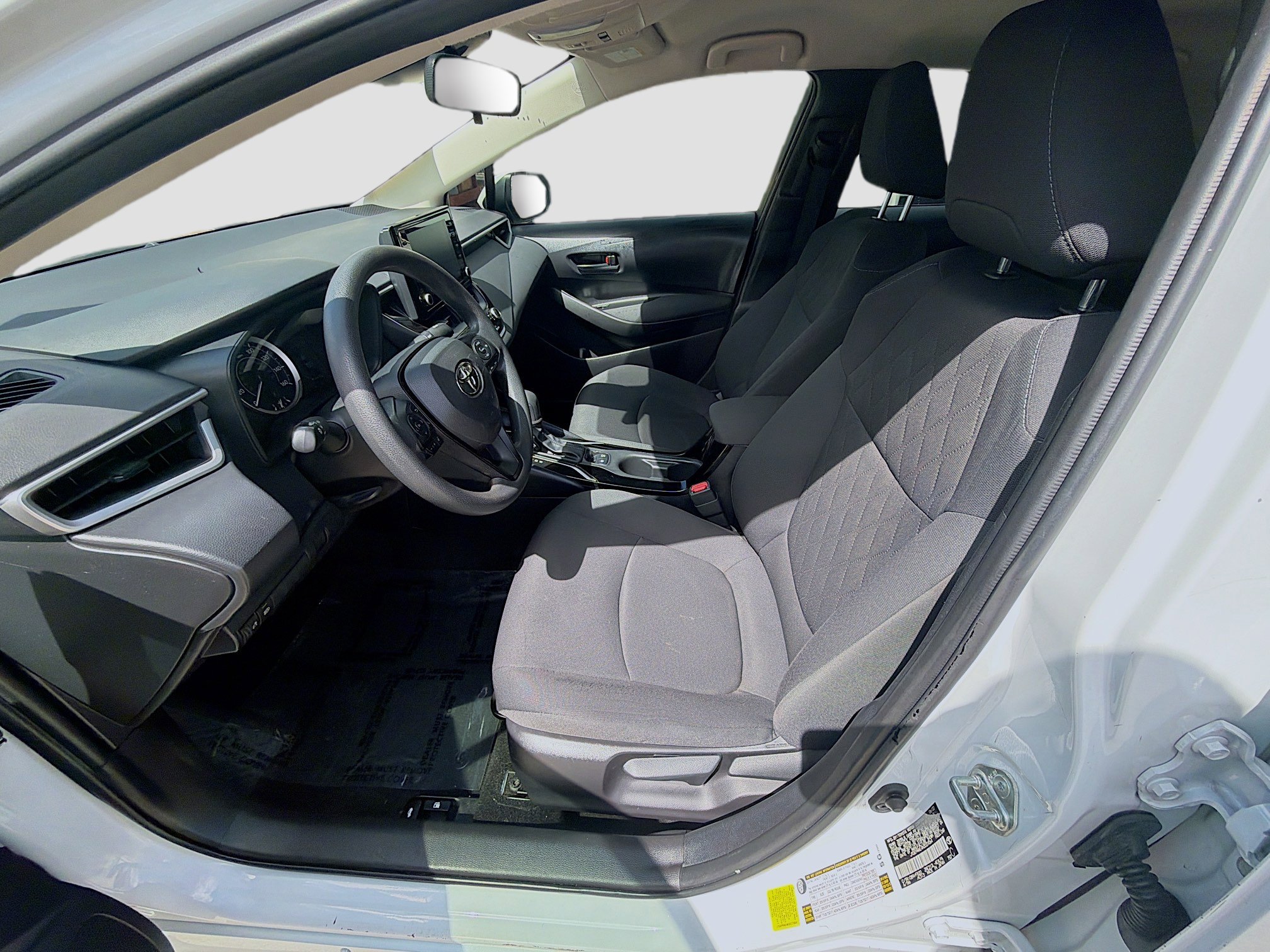 Used 2022 Toyota Corolla LE image 18