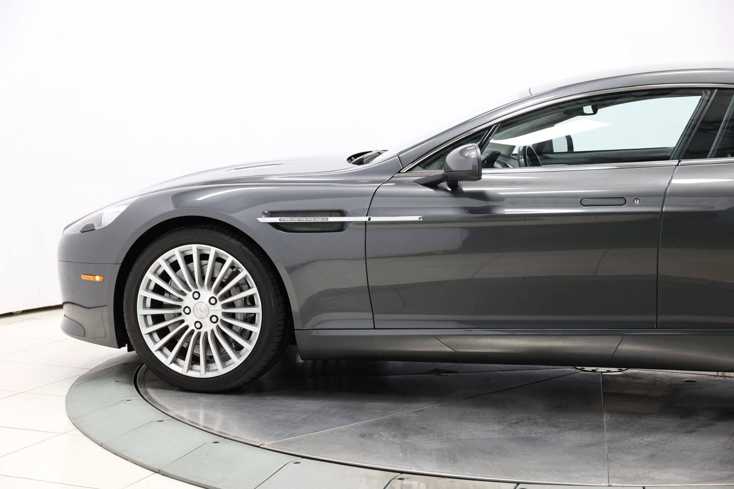 Used 2015 Aston Martin Rapide S image 6