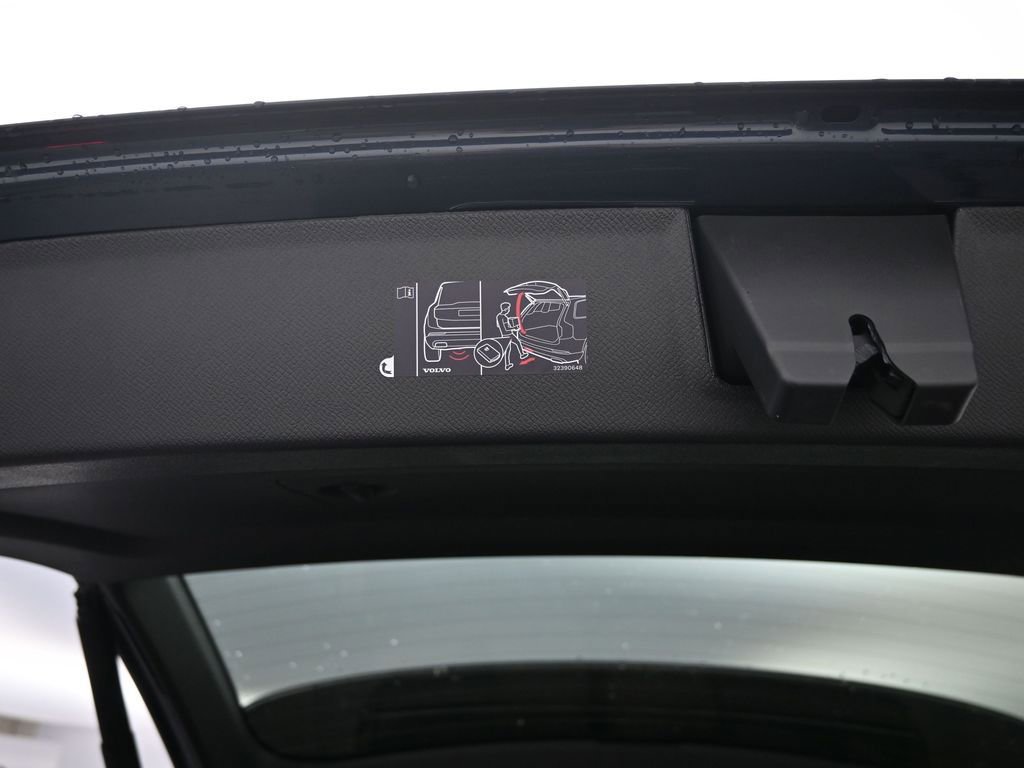 New 2026 Volvo XC90 B6 Plus w/ Protection Package Premier image 33