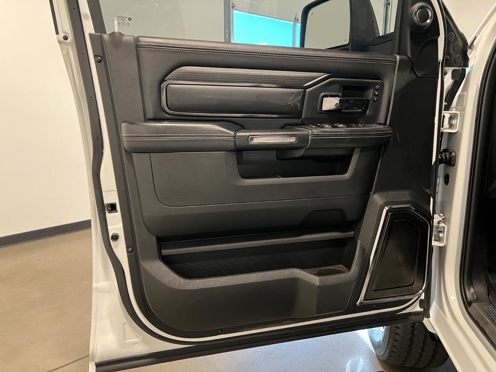 Used 2023 RAM 2500 Limited image 28