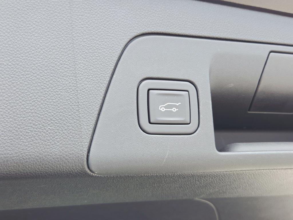 Used 2023 Buick Envision Avenir FWD image 17