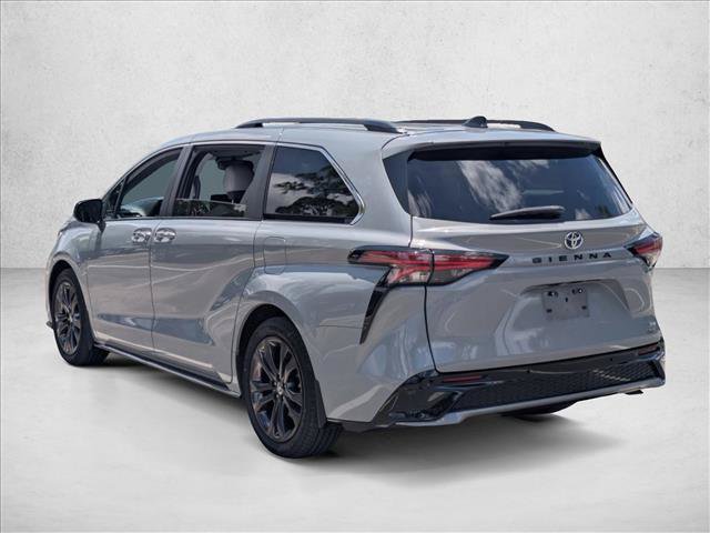 Used 2024 Toyota Sienna XSE FWD image 7