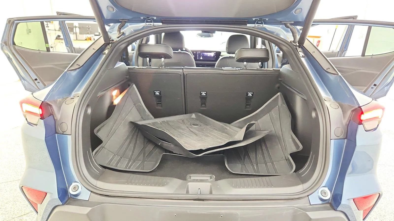 Used 2025 Buick Envista Preferred w/ Convenience I Package FWD image 38