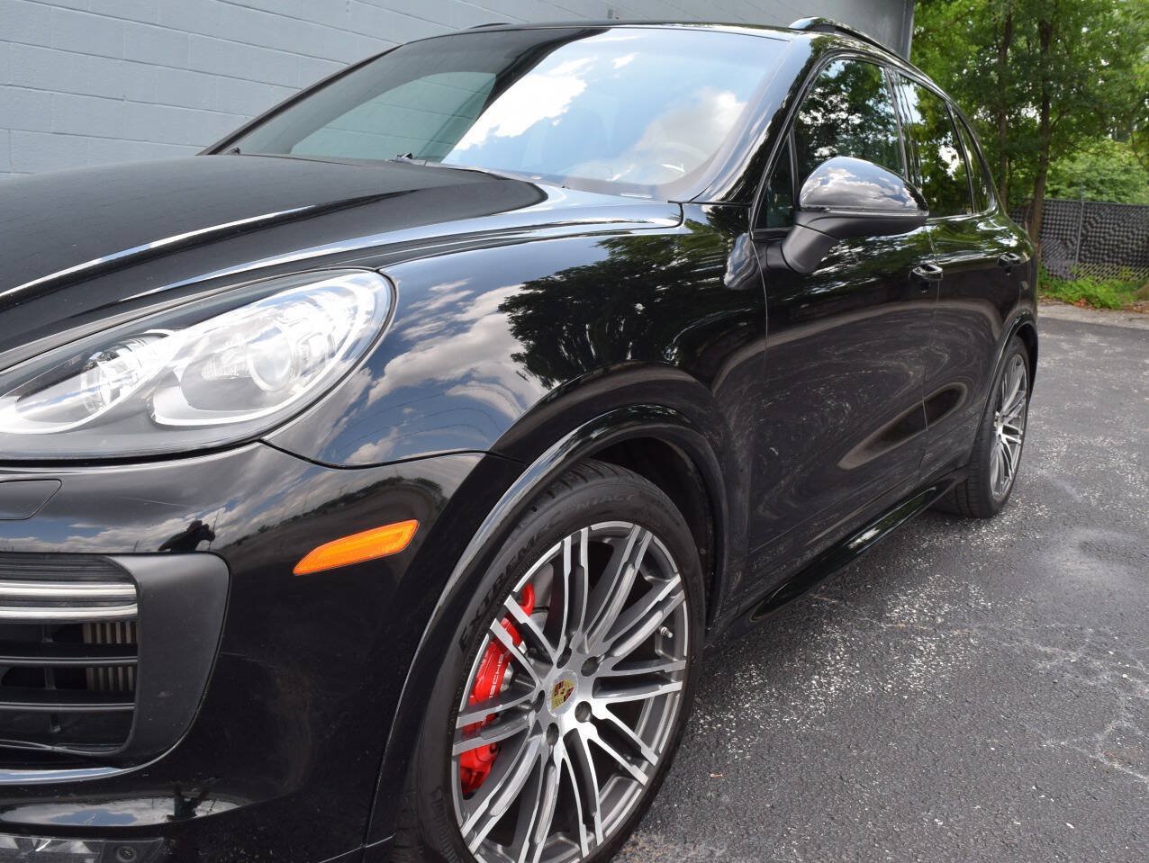 Used 2017 Porsche Cayenne GTS AWD/4WD image 3