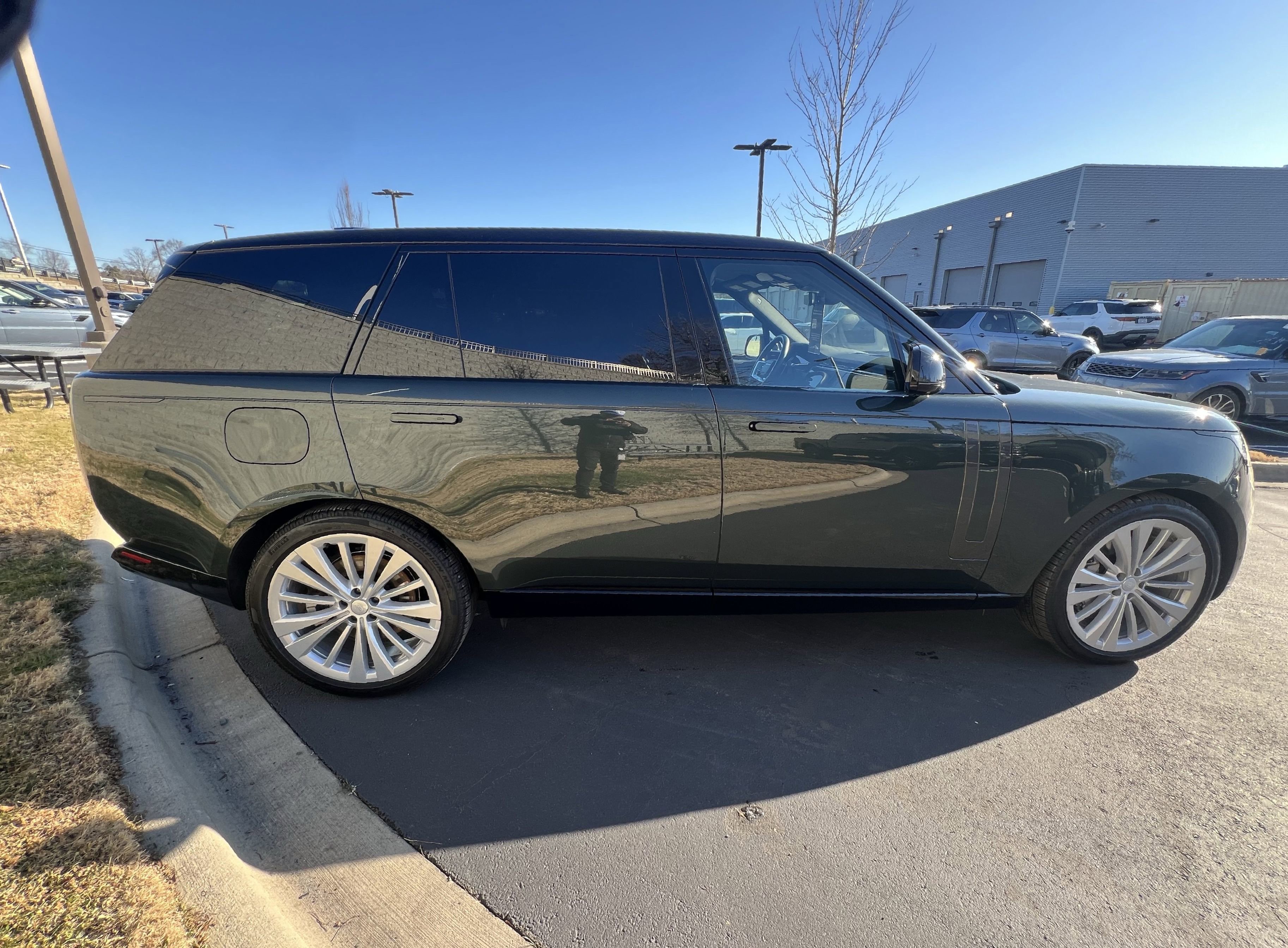 Certified 2025 Land Rover Range Rover Long Wheelbase SE image 8