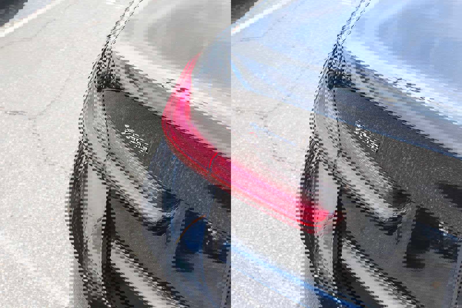 Used 2024 BMW 330i xDrive Sedan w/ Premium Package AWD/4WD image 7