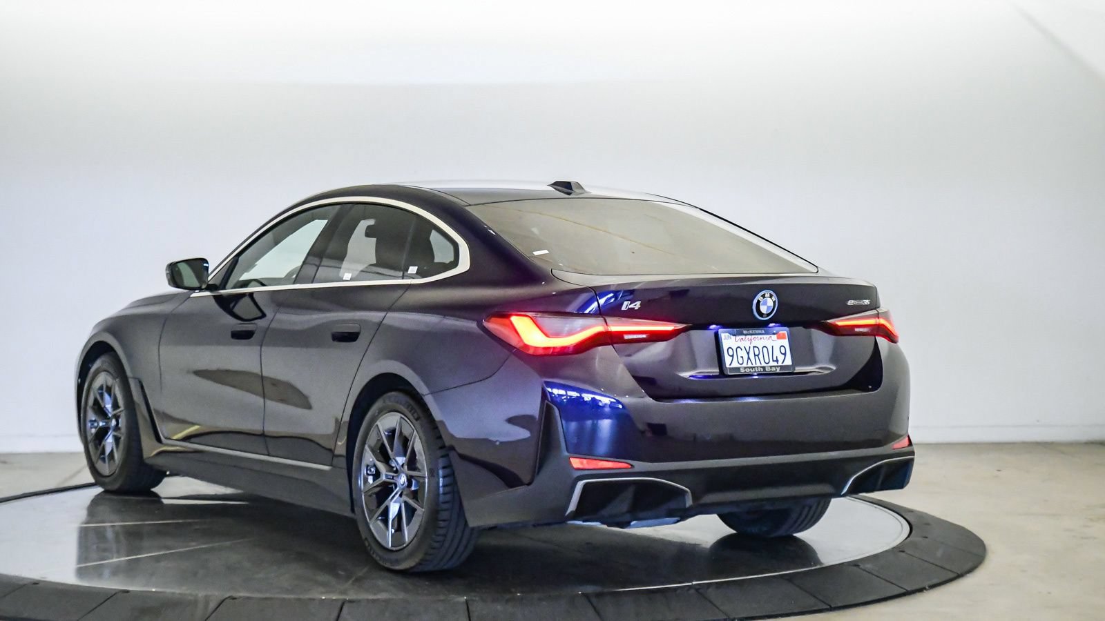 Certified 2023 BMW i4 eDrive35 w/ Premium Package RWD image 2