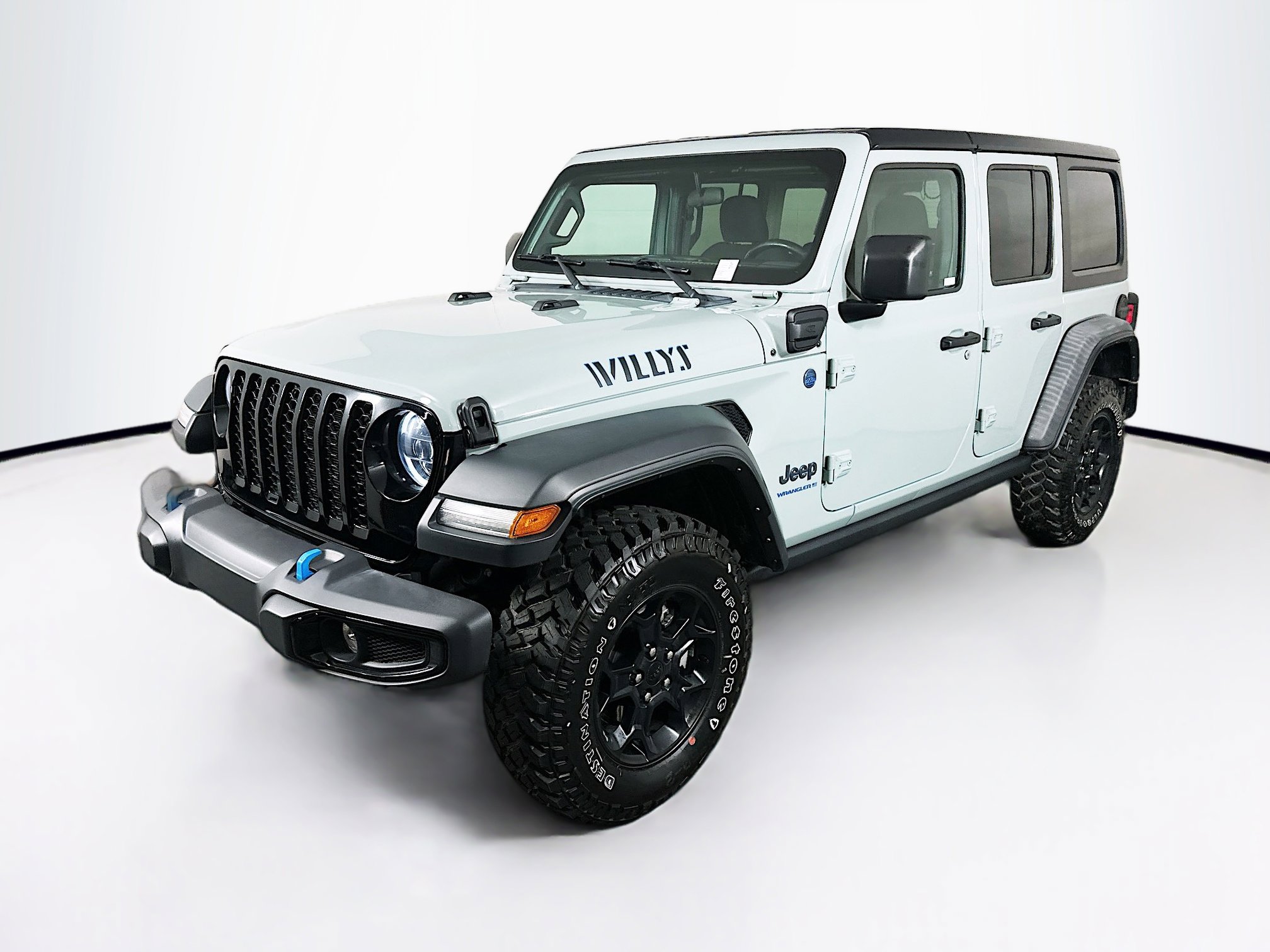 Used 2023 Jeep Wrangler Unlimited w/ Cold Weather Group AWD/4WD image 3