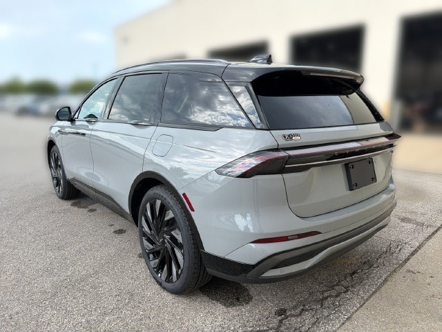 New 2026 Lincoln Nautilus Reserve w/ Jet Appearance Package AWD/4WD image 9