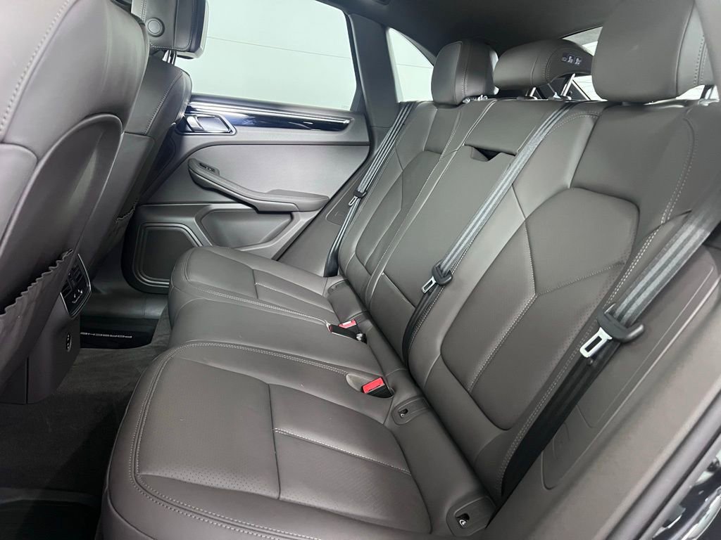 Certified 2025 Porsche Macan image 25