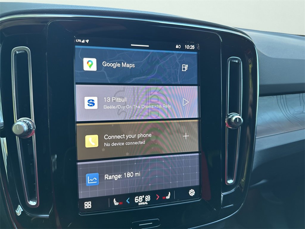 Used 2023 Volvo XC40 Recharge Plus image 29