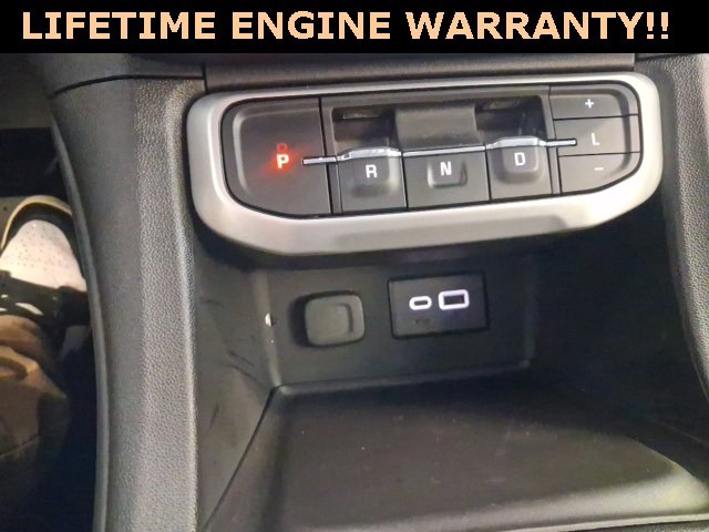 Used 2023 GMC Acadia SLE w/ Driver Convenience Package image 7