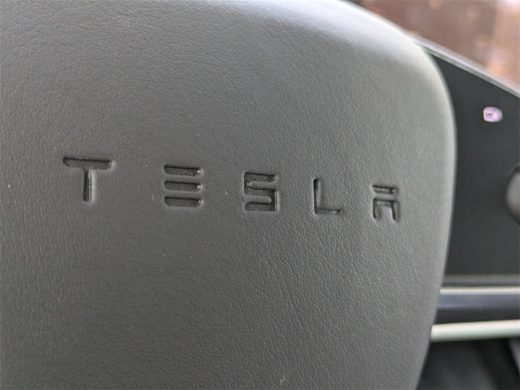 Used 2022 Tesla Model X Plaid image 37