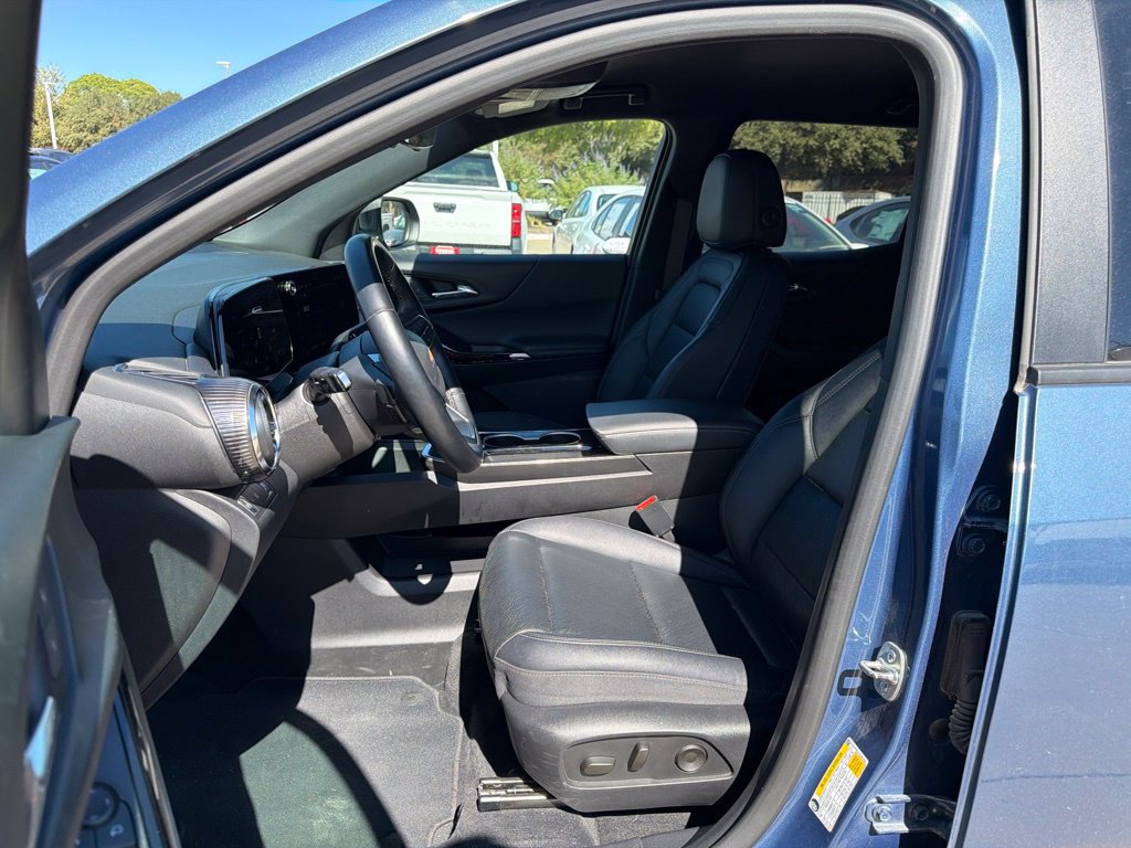 Used 2025 Chevrolet Equinox LT w/ Convenience Package II FWD image 19