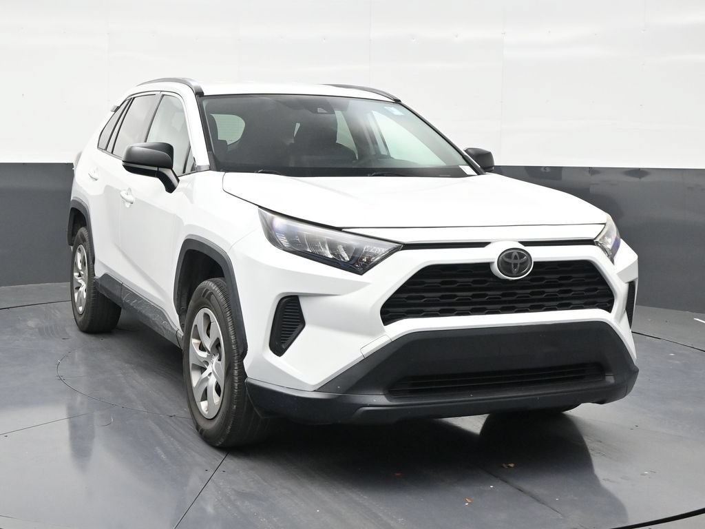 Used 2020 Toyota RAV4 LE FWD image 7