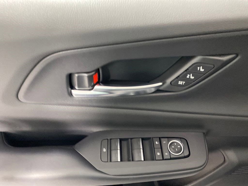 New 2026 Toyota Prius Plug-In Hybrid FWD image 12