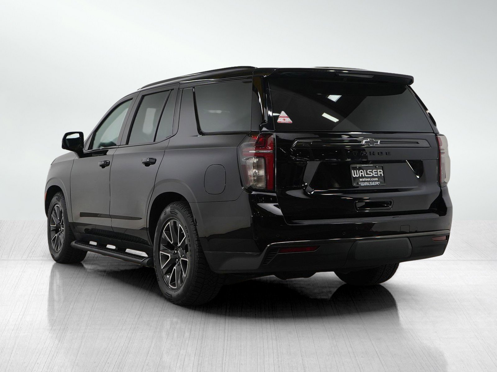 Used 2021 Chevrolet Tahoe Z71 w/ Luxury Package image 3