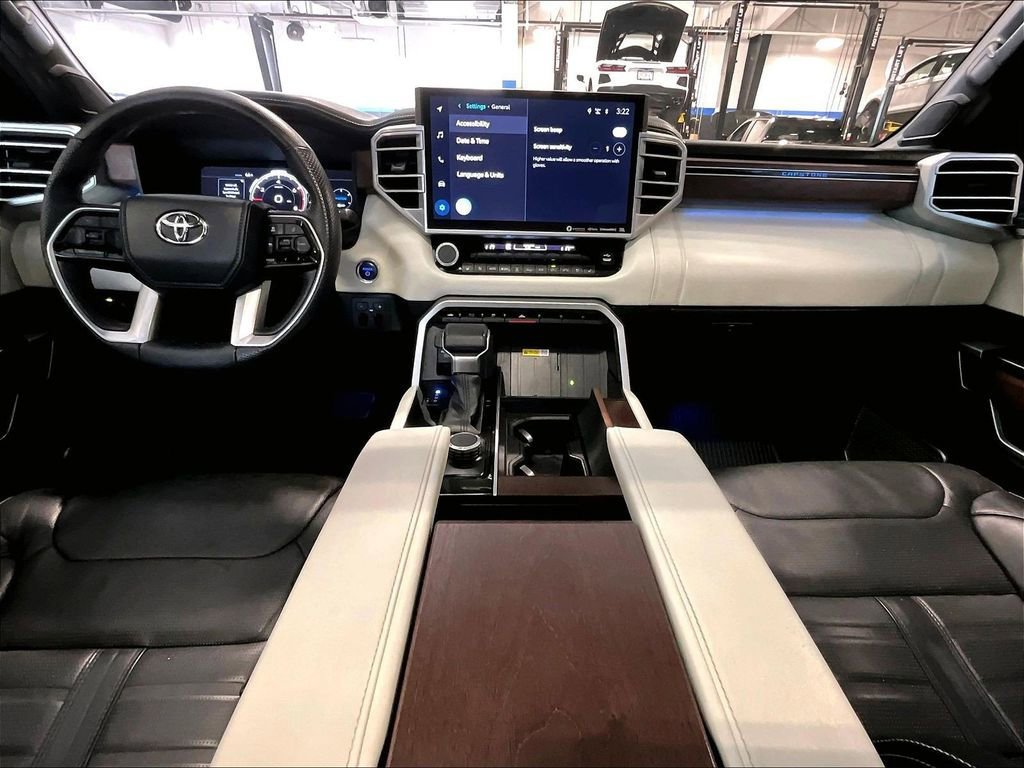 Used 2024 Toyota Sequoia Capstone AWD/4WD image 22