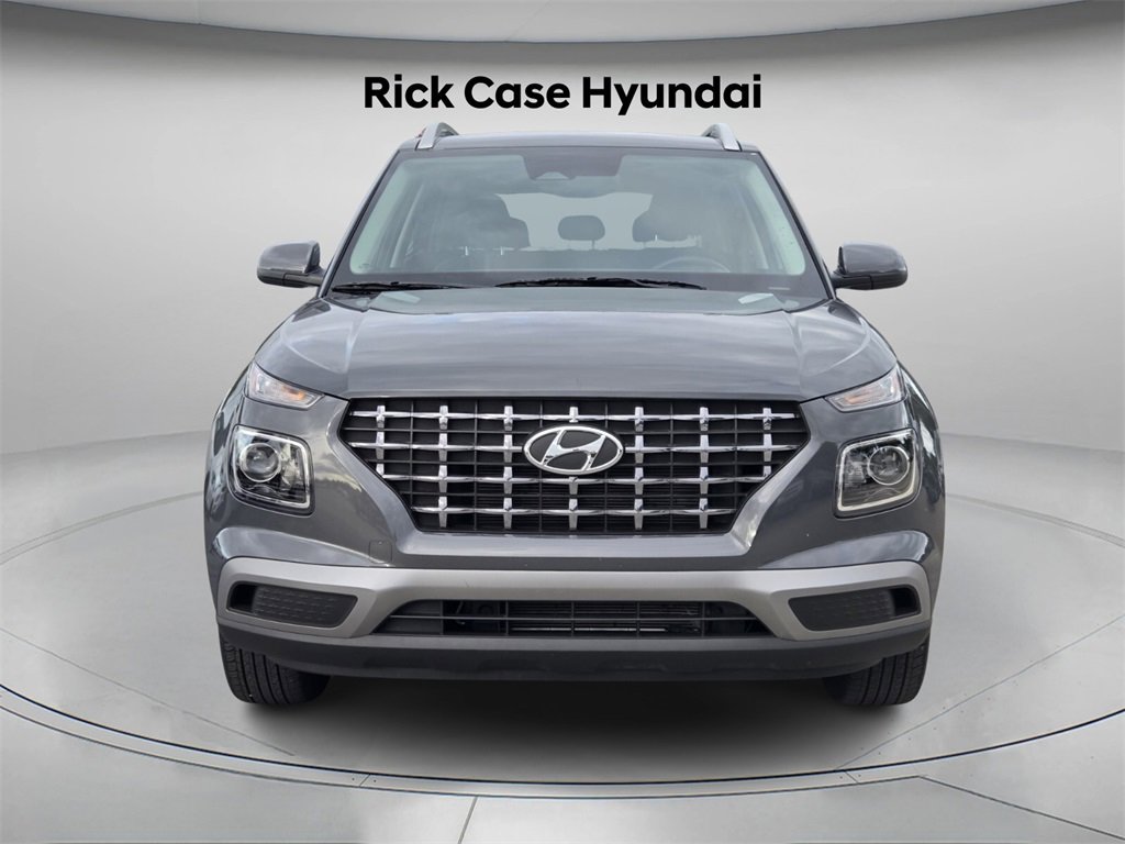Certified 2025 Hyundai Venue SEL image 5