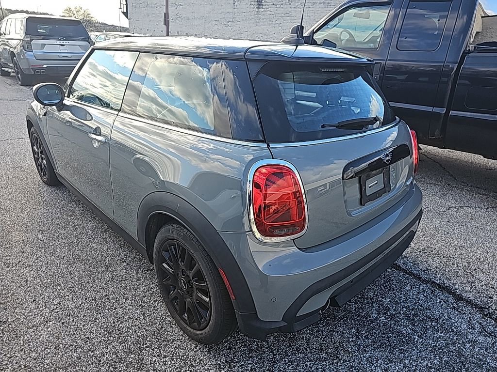Used 2022 MINI Cooper 2-Door Hardtop w/ Premium Package image 7