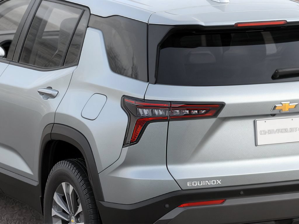 New 2026 Chevrolet Equinox LT w/ Safety and Technology Package FWD image 5