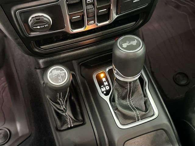 Used 2022 Jeep Wrangler Unlimited Sahara w/ Cold Weather Group image 15