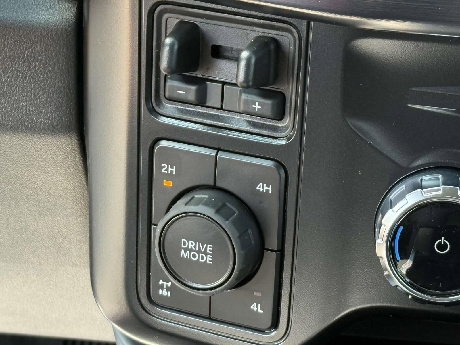 New 2025 Ford F350 Lariat w/ Black Appearance Package image 16