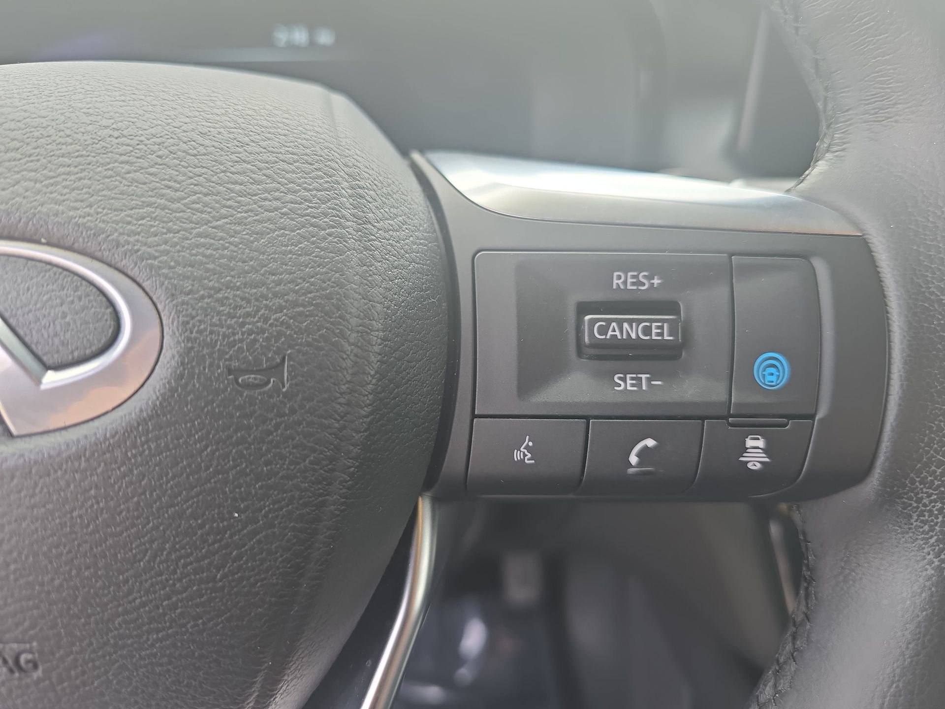 Certified 2024 INFINITI QX60 Luxe image 18