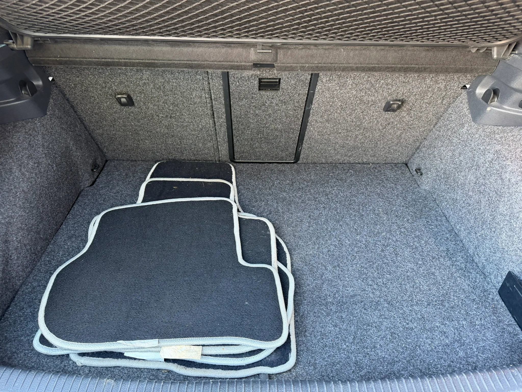 Used 2013 Volkswagen Golf R 2-Door image 23