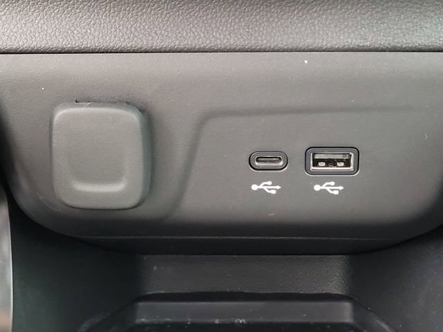 Used 2025 Chevrolet TrailBlazer LT w/ Convenience Package image 14