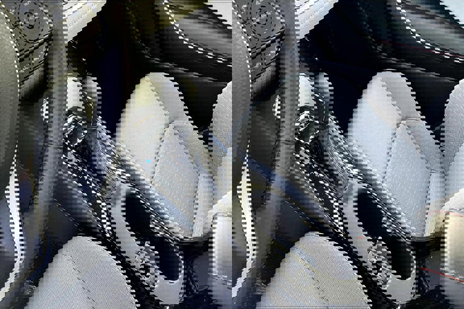 Used 2025 Toyota Corolla SE image 16